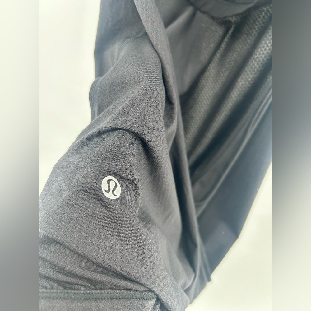 Lululemon Black Open Back Tank Top with Attached Sports Bra Size 6 - Picture 5 of 7